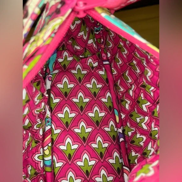NWT Pink Vera Bradley Zipper Purse w/ matching hair accessories - Picture 3 of 3